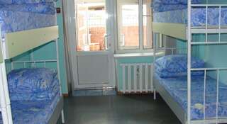 Гостиница Hostel Dali Улан-Удэ Кровать в общем 10-местном номере для мужчин и женщин-4